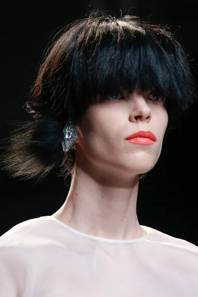 Look 18